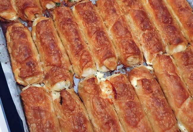 10 Dakikada Çıtır Çıtır Peynirli Börek tarifi