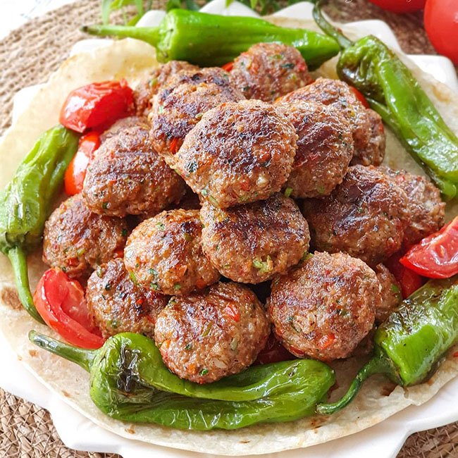 Biberli Köfte - Yemek Öğren tarifi