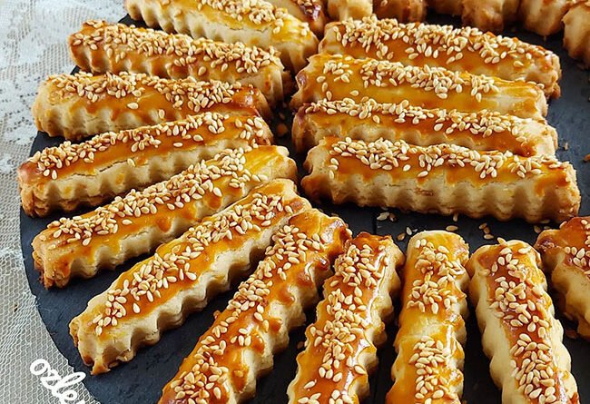 Kıyır Kıyır Tuzlu Kurabiye - Yemek Öğren tarifi