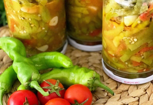 Yağlı Biber Turşusu 4 - Yemek Öğren tarifi