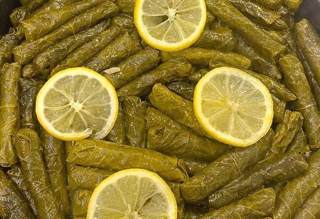 Zeytinyağlı Yaprak Sarma 2 - Yemek Öğren tarifi