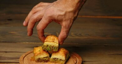El Açması Baklava Tarifi ve Yapılışı - Püf Noktaları İle En Güzel Ev Baklavası Nasıl Yapılır, Malzemeleri Neler?