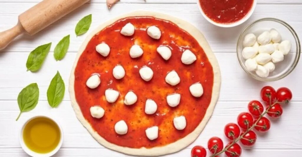 Evde Kolay ve Lezzetli Pizza Tarifi: Püf noktalarıyla evde nefis karışık pizza nasıl yapılır?