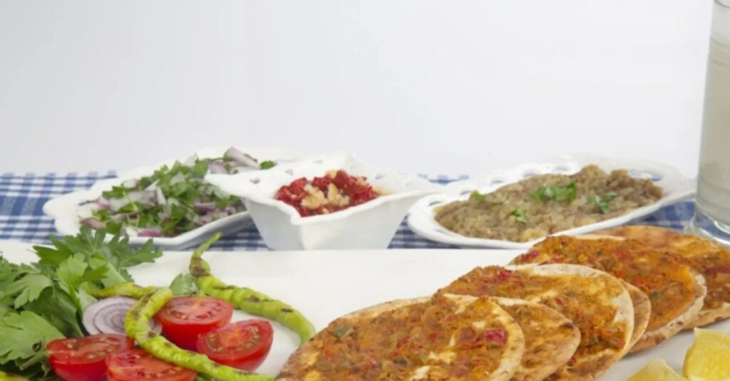 Lahmacun Hamuru Tarifi