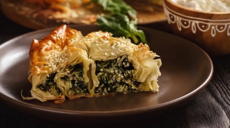 Evde yufka ile hazırlayabileceğiniz en kolay ve nefis börek tarifleri! (Ispanaklı, patatesli, peynirli börek tarifi)