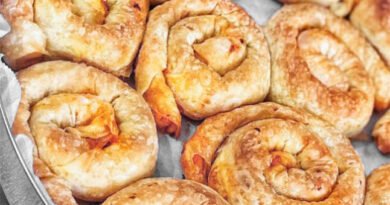 Çıtır Çıtır Gül Börek - Yemek Öğren tarifi