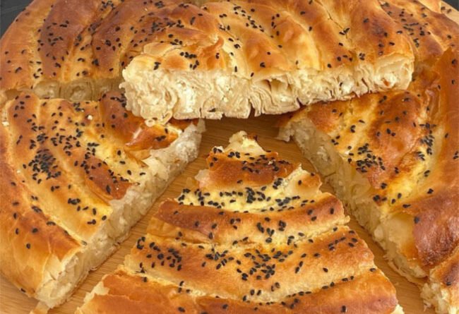 El Açması Tepsi Böreği - Yemek Öğren tarifi