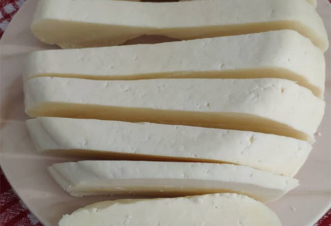 Ev Yapımı Köy Peyniri - Yemek Öğren tarifi