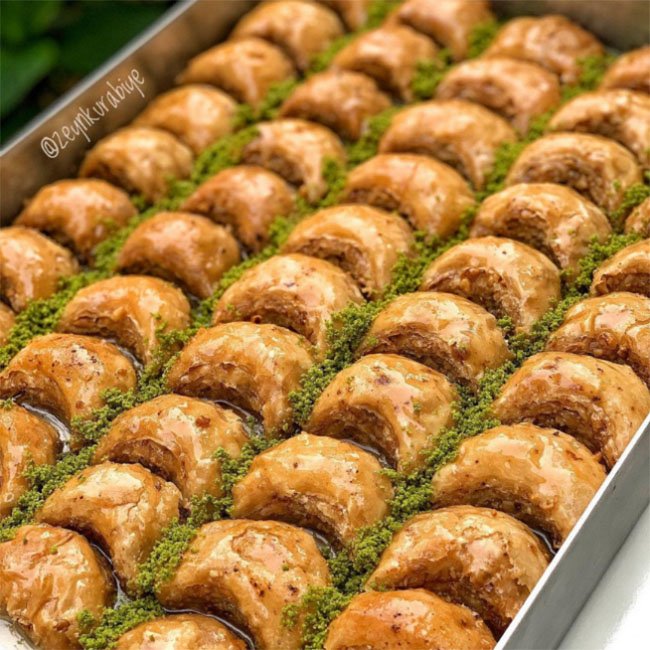 Gaziantep Tarzı Ay Baklava Tarifi - Yemek Öğren