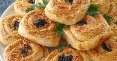 Gül Böreği - Yemek Öğren tarifi
