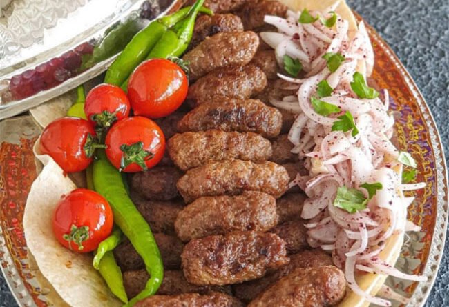 İnegöl Köfte - Yemek Öğren tarifi