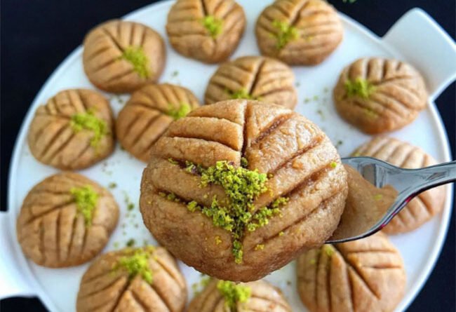 How about: "İstiridyenin Tatlı Yüzü"