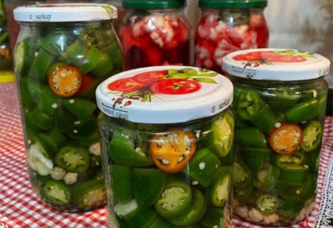 Jalapeno Biber Turşusu 2 - Yemek Öğren tarifi