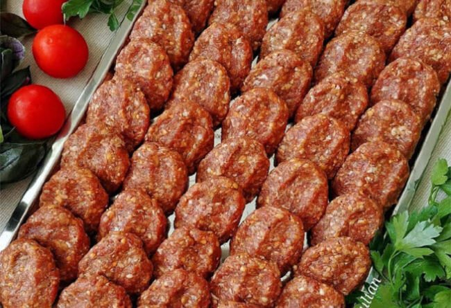 Kasap Köfte - Yemek Öğren tarifi