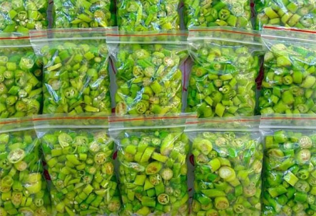 Kışlık Yemeklik Biber Nasıl Dondurucuya Atılır tarifi