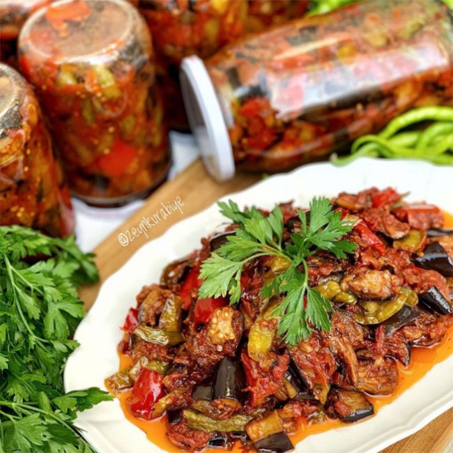 Konserve Şakşuka - Yemek Öğren tarifi