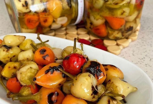 Köz Biber Turşusu 3 - Yemek Öğren tarifi