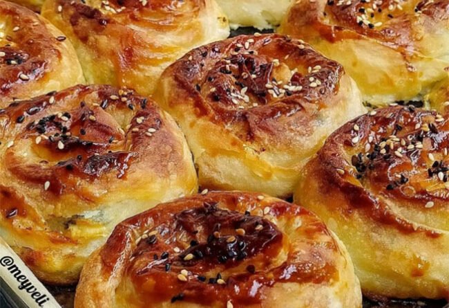 Peynirli Gül Böreği - Yemek Öğren tarifi