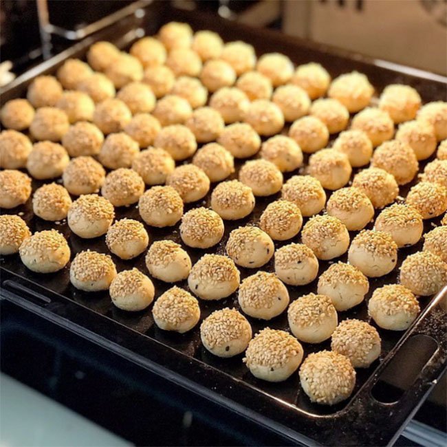 Sirkeli Susamlı Pastane Tuzluları - Yemek Öğren tarifi