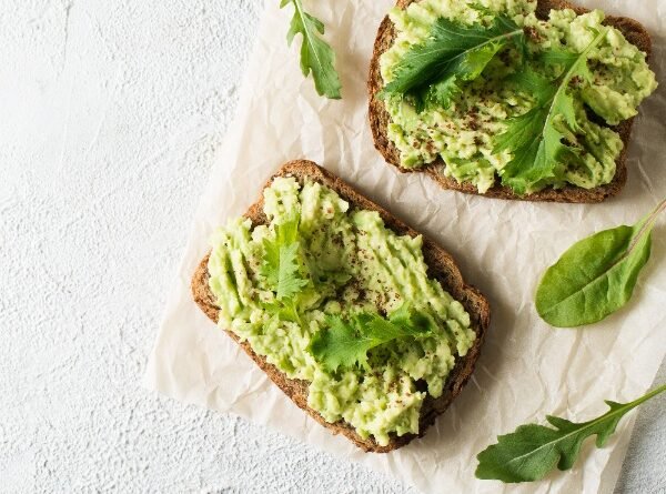 Peynirli Avokado Tost Tarifi