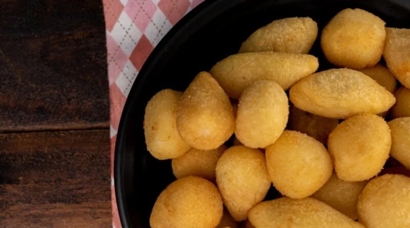 İçli Köfte Tarifi Ve Yapılışı: Püf Noktaları İle Evde Çatlamayan İçli Köfte Nasıl Yapılır, Malzemeleri Neler?