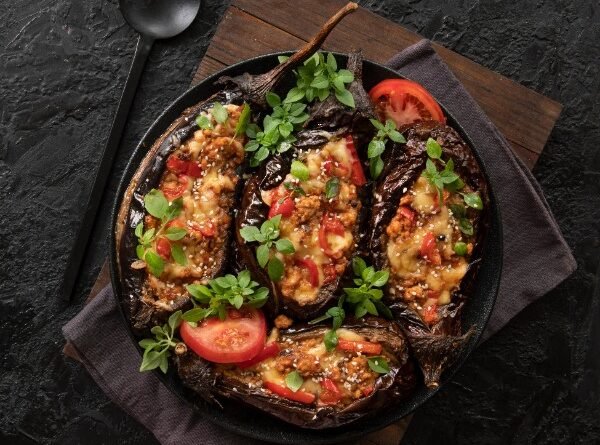 Kolay Tavuklu Karnıyarık Tarifi