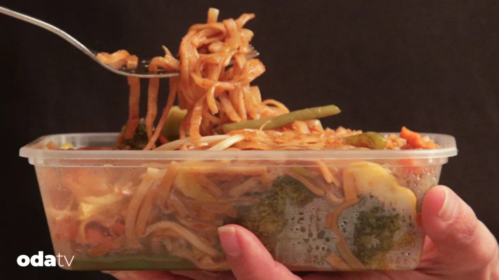 Plastik ısınınca gıdaya karışır mı I Hazır yemek zararlı mı I Plastik ambalajlı yemeklerin zararı