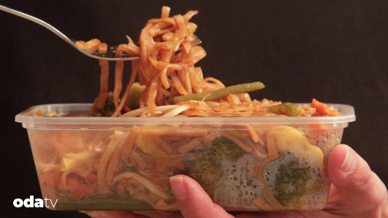 Plastik ısınınca gıdaya karışır mı I Hazır yemek zararlı mı I Plastik ambalajlı yemeklerin zararı