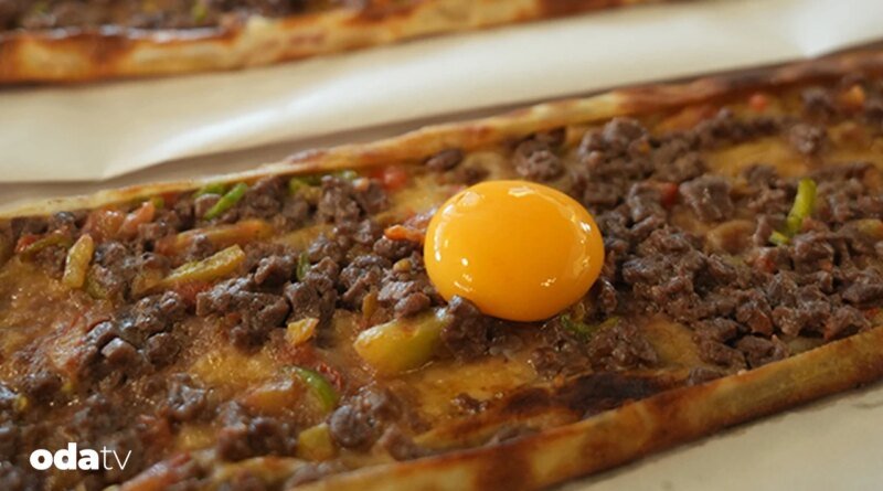 Karadeniz’in en güçlü sofralarından biri Samsun’da kuruluyor
                                    Türk Mutfağı Haftası kapsamında Samsun’da gerçekleşen iki günlük gastronomi buluşması; coğrafi işaretli lezzetlerden manda ürünlerine, tarihi mekanlardan Karadeniz misafirperverliğine uzanan güçlü bir şehir hafızasını ortaya koydu.